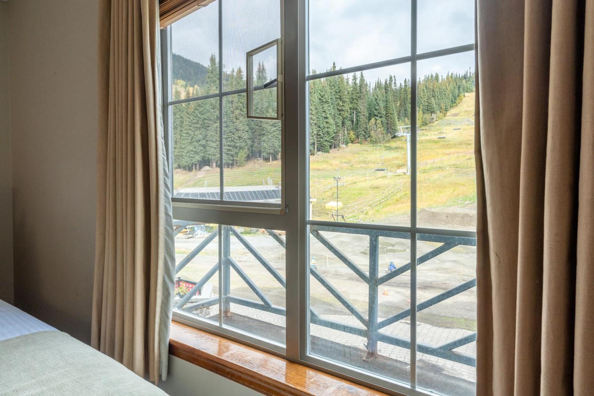 Sundance Lodge Sun Peaks Exteriör bild