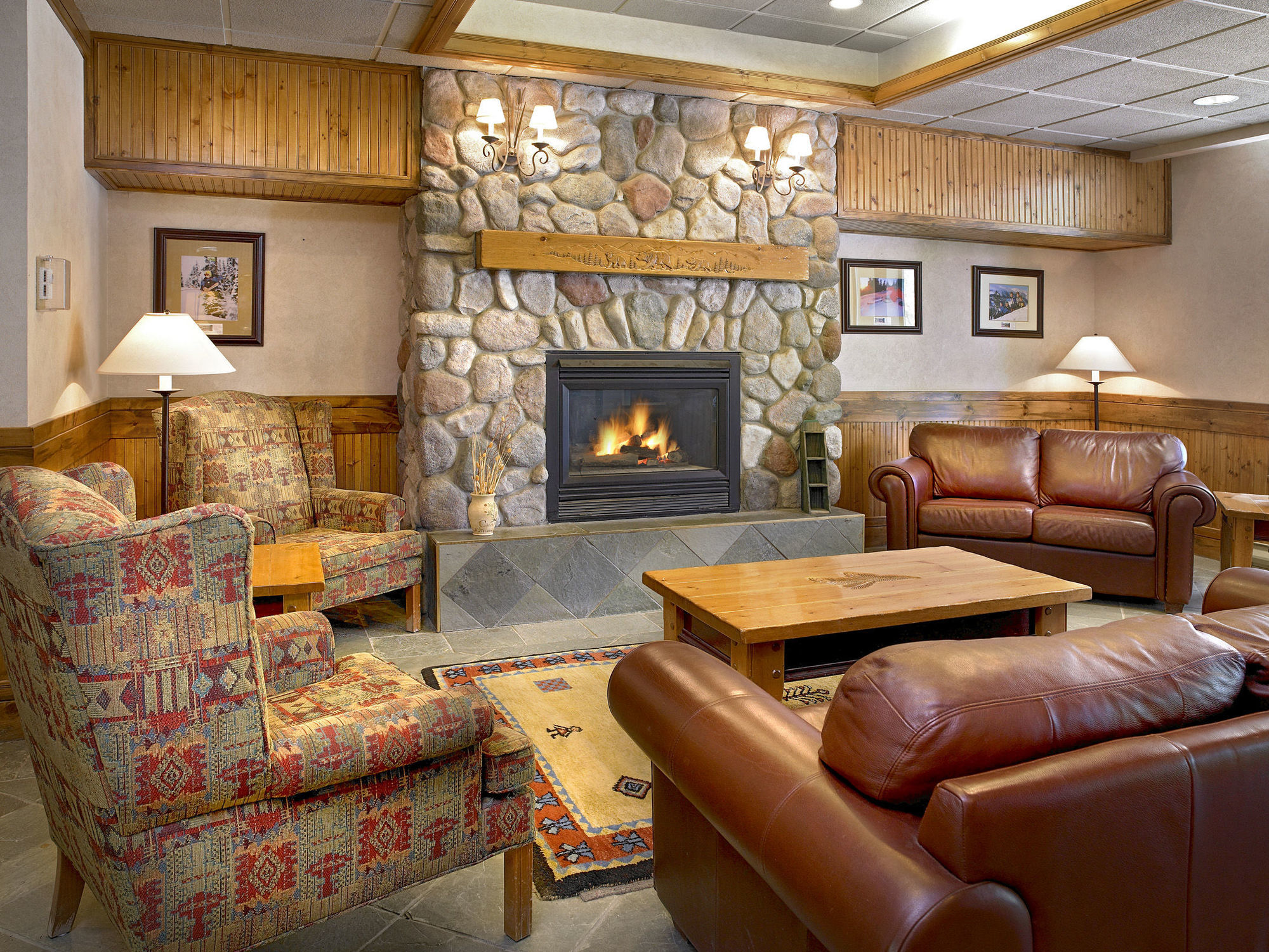Sundance Lodge Sun Peaks Exteriör bild