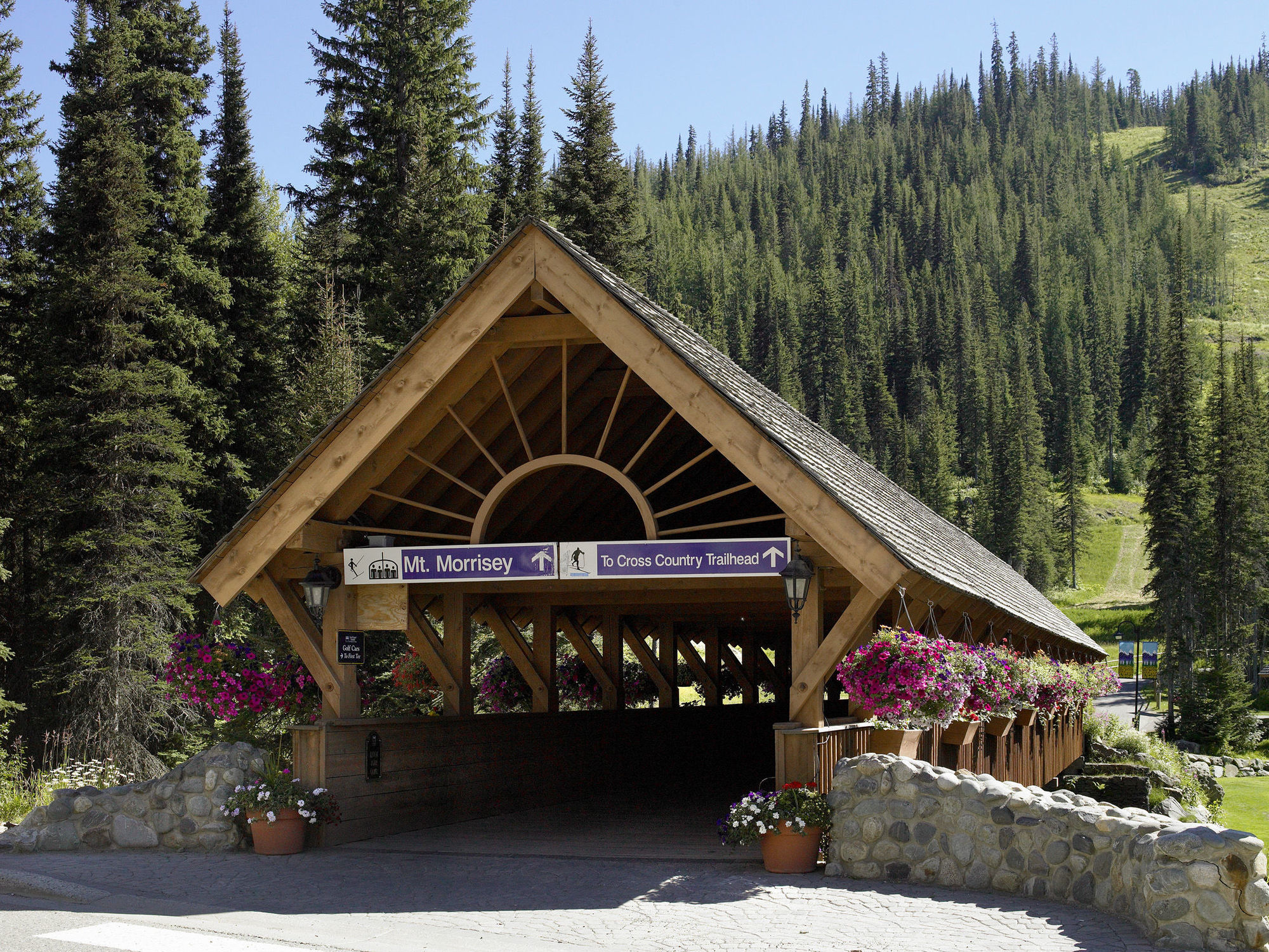 Sundance Lodge Sun Peaks Exteriör bild